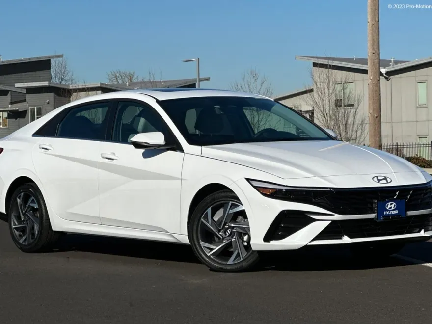 2025 Hyundai Elantra Limited photo 1
