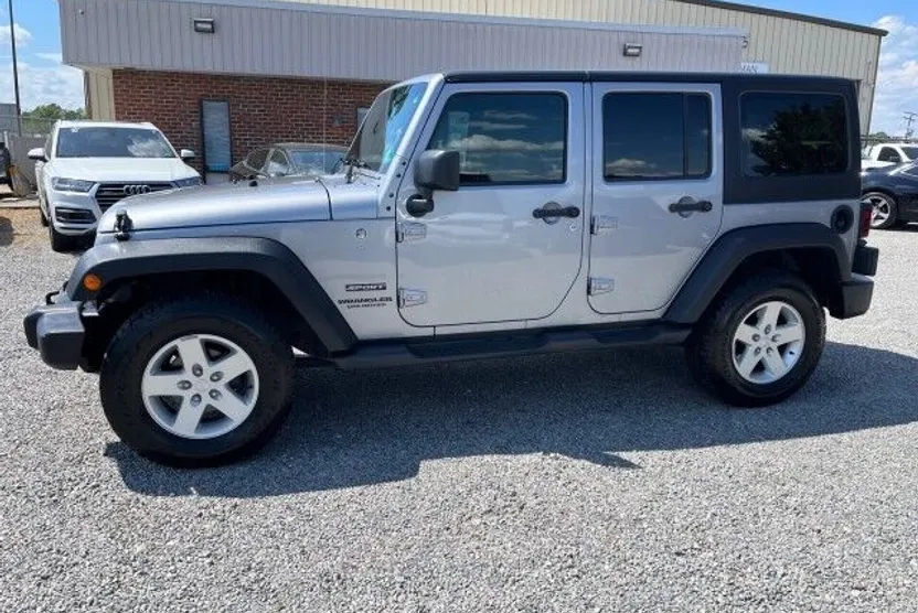 2016 Jeep Wrangler Unlimited Sport W photo 1