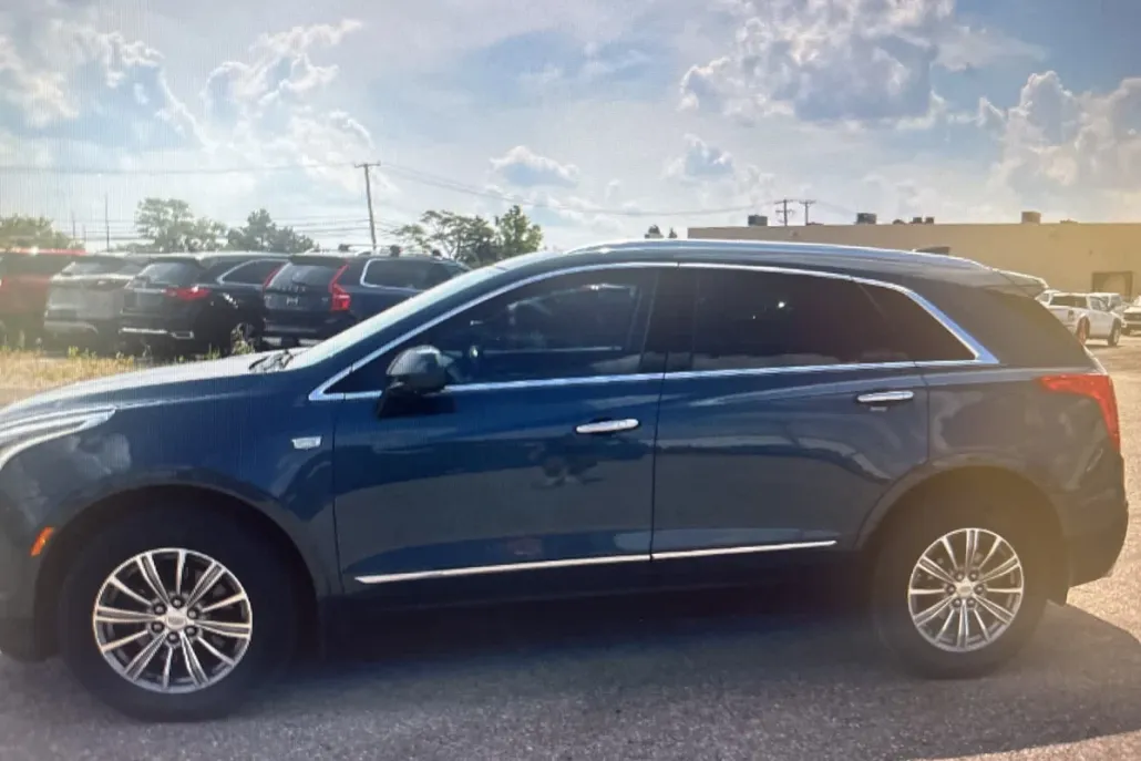 2019 Cadillac XT5 Luxury photo 1