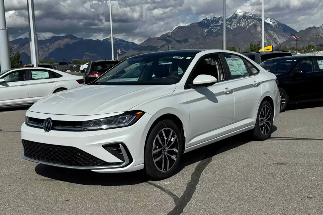 2025 Volkswagen Jetta SE photo 1