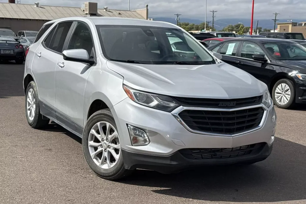 2021 Chevrolet Equinox LT photo 1