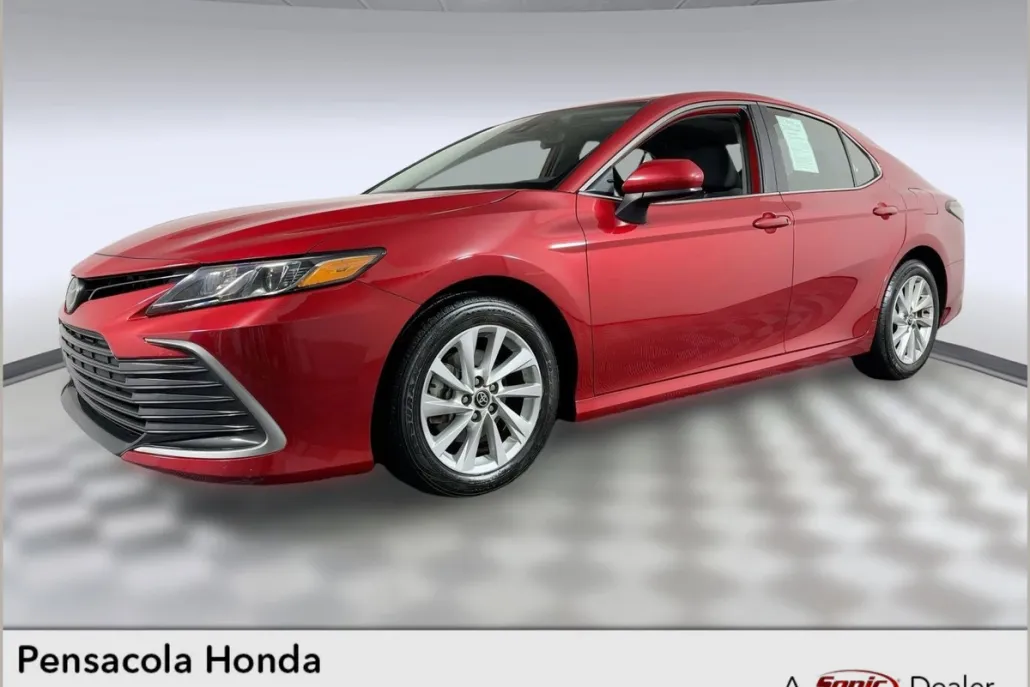 2024 Toyota Camry LE photo 1