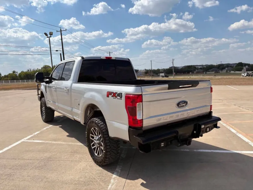 2018 Ford F-250 Lariat photo 1