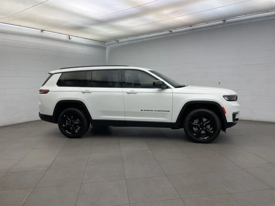 2025 Jeep Grand Cherokee Limited photo 1