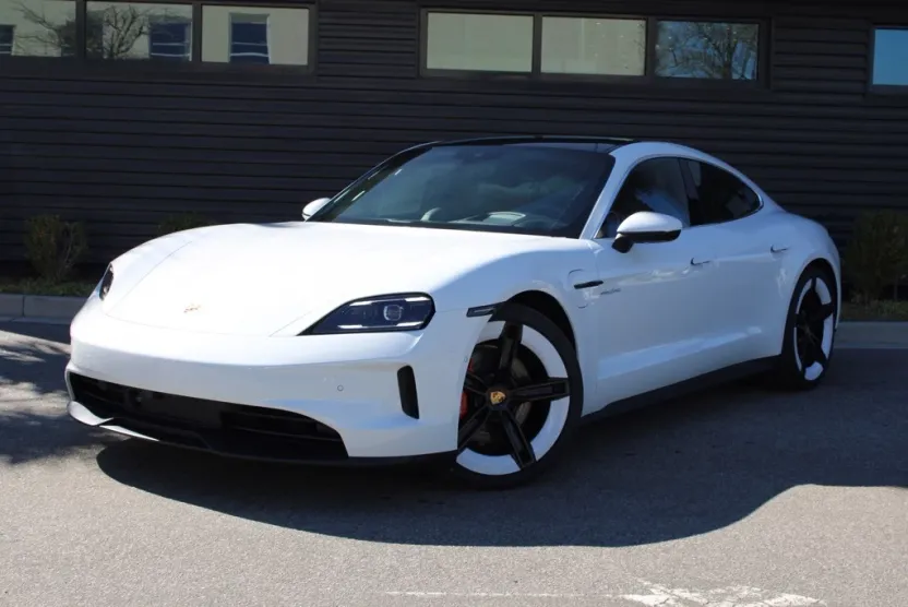 2025 Porsche Taycan 4S photo 1