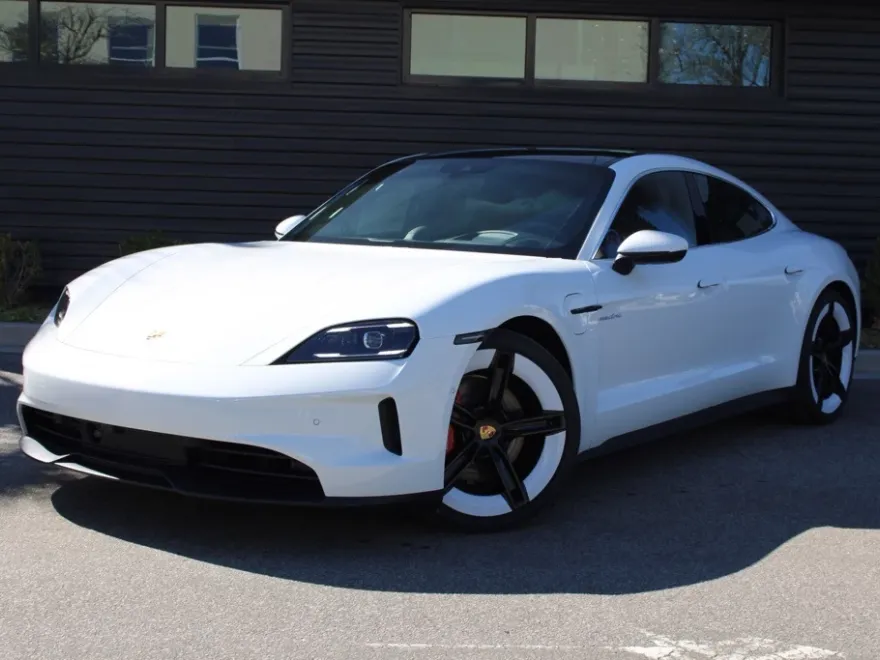 2025 Porsche Taycan 4S photo 1