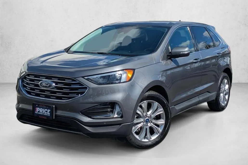 2022 Ford Edge Titanium photo 1