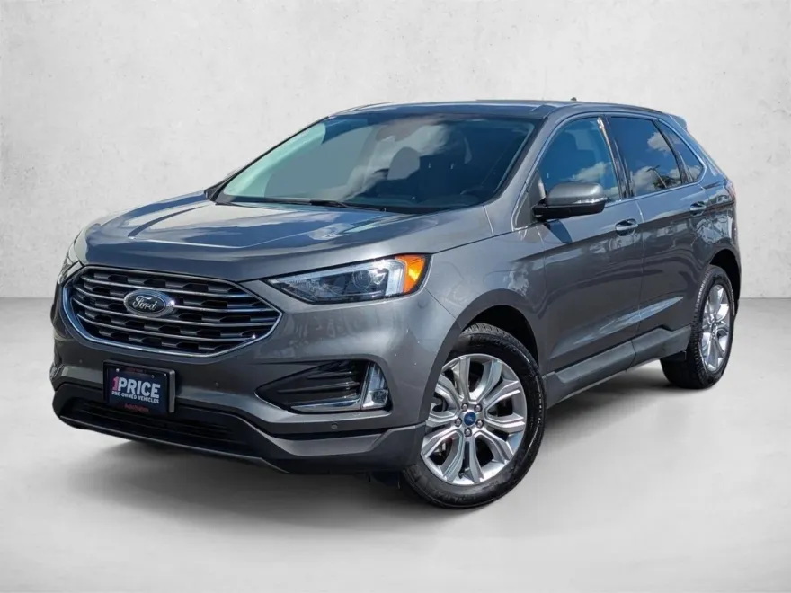 2022 Ford Edge Titanium photo 1