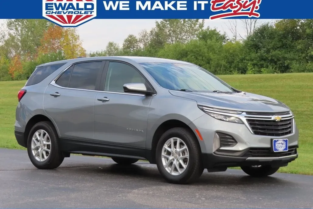 2024 Chevrolet Equinox LT photo 1