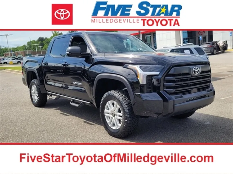 2025 Toyota Tundra SR5 CrewMax photo 1
