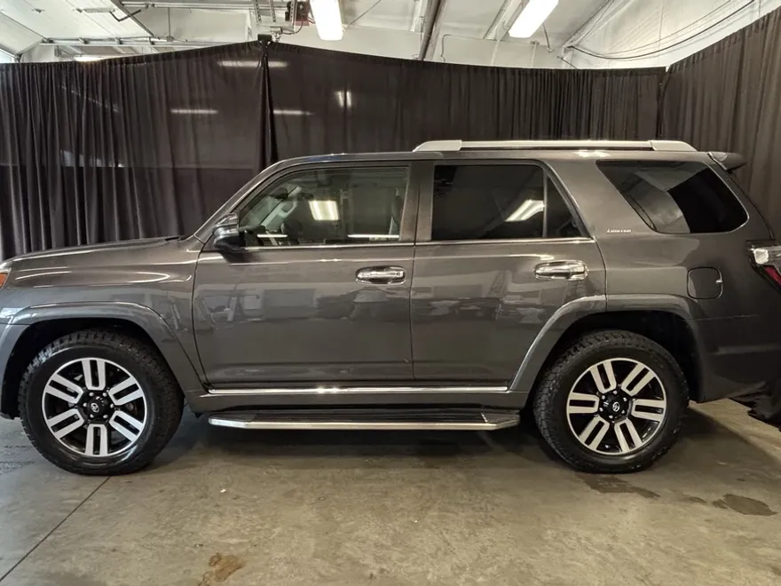 2019 Toyota 4Runner Limited 4WD photo 1
