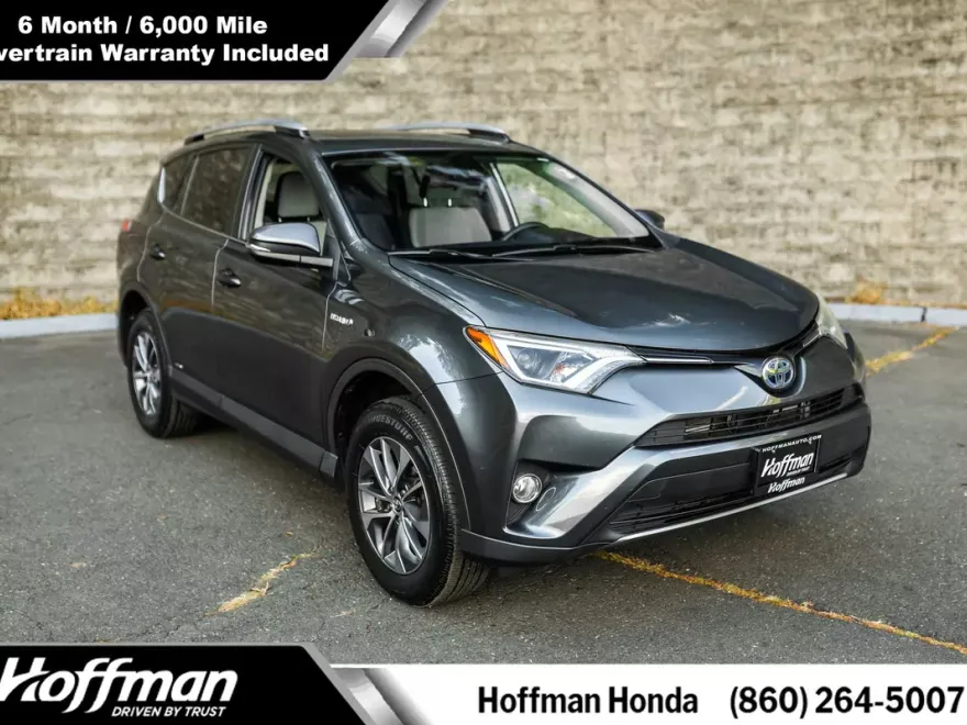 2017 Toyota RAV4 Hybrid XLE photo 1