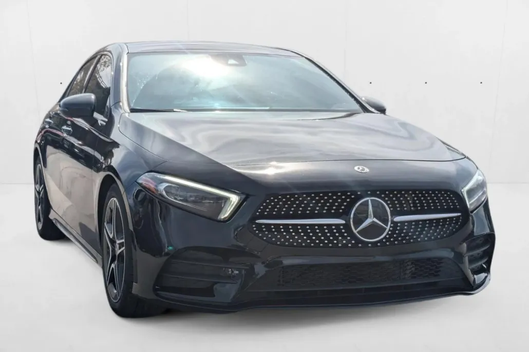 2022 Mercedes Benz A 220 photo 1