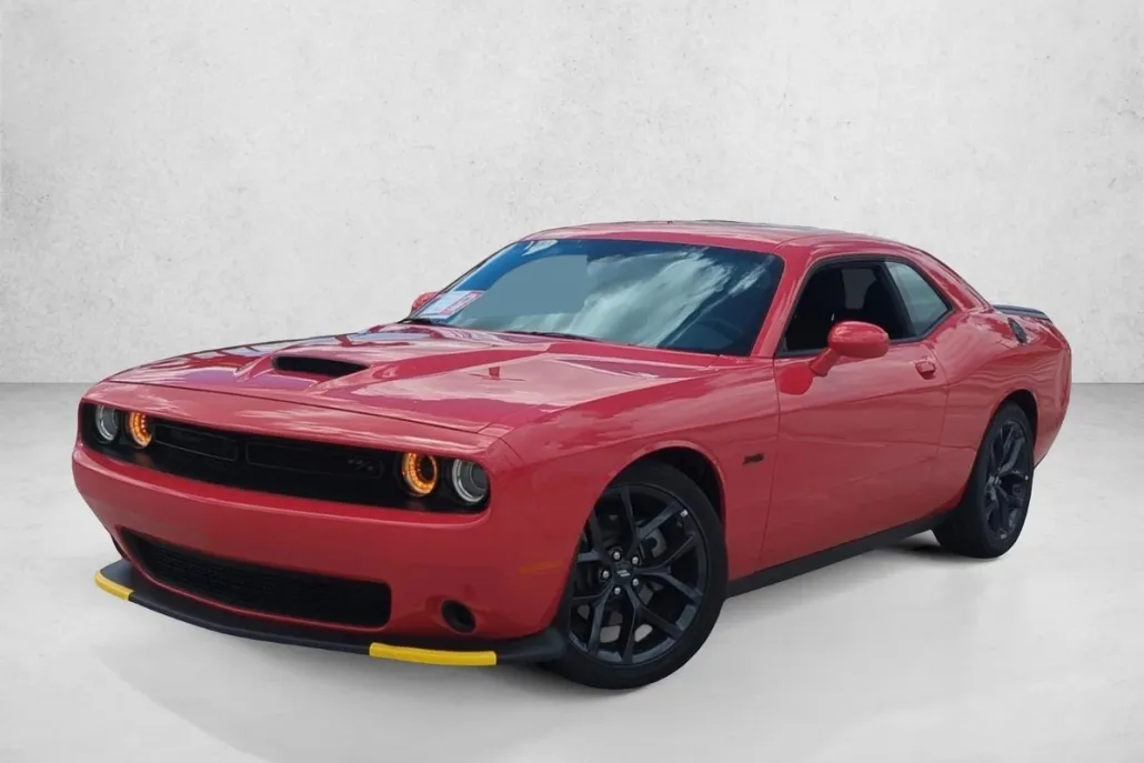 2023 Dodge Challenger R/T photo 1