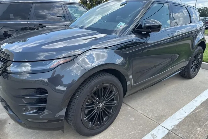2024 Land Rover Range Rover Evoque Dynamic SE photo 1