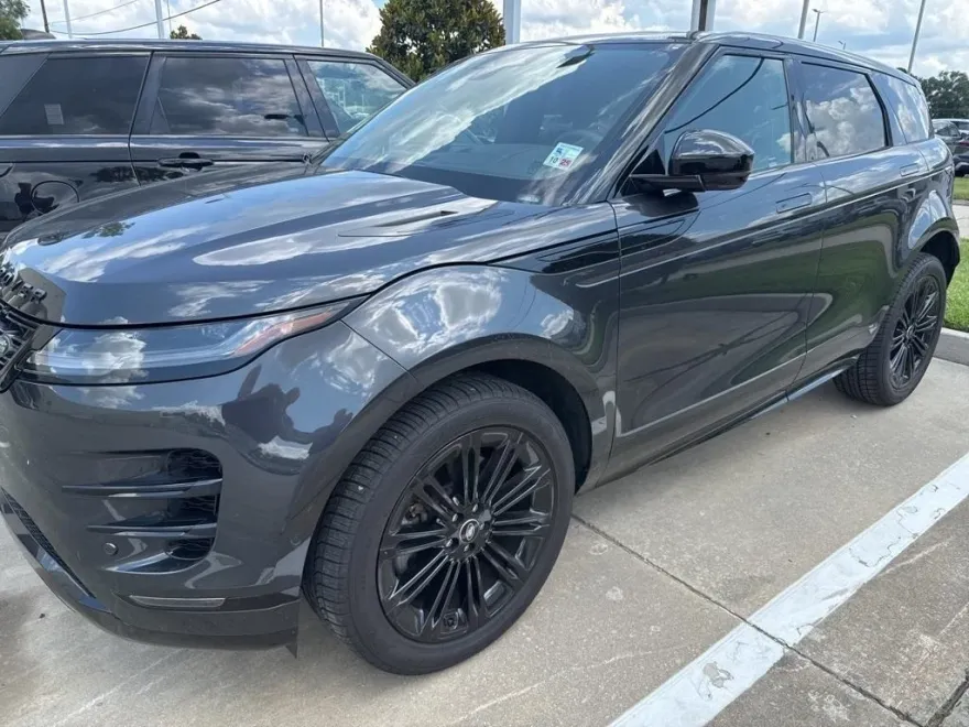 2024 Land Rover Range Rover Evoque Dynamic SE photo 1