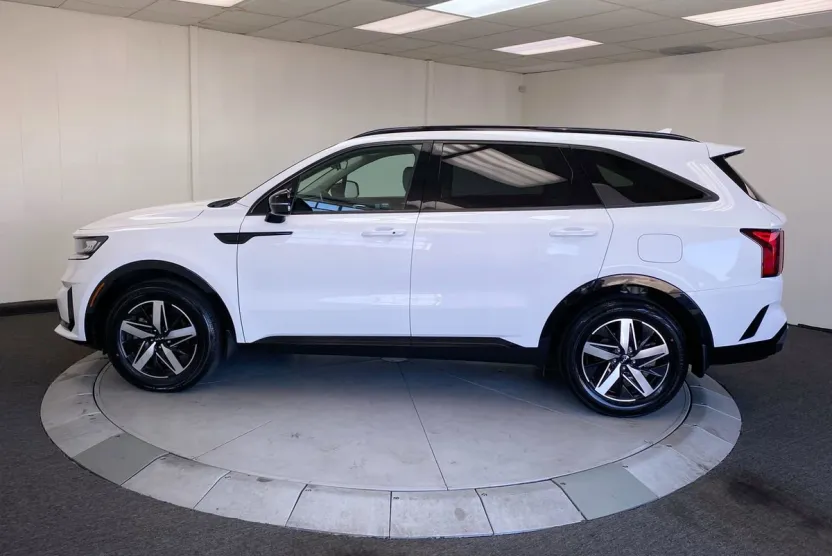 2022 Kia Sorento S photo 1