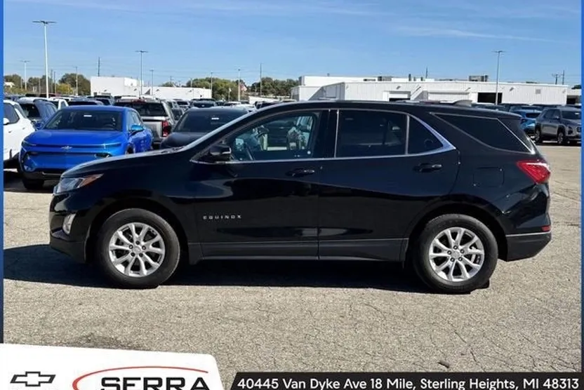 2018 Chevrolet Equinox LT photo 1