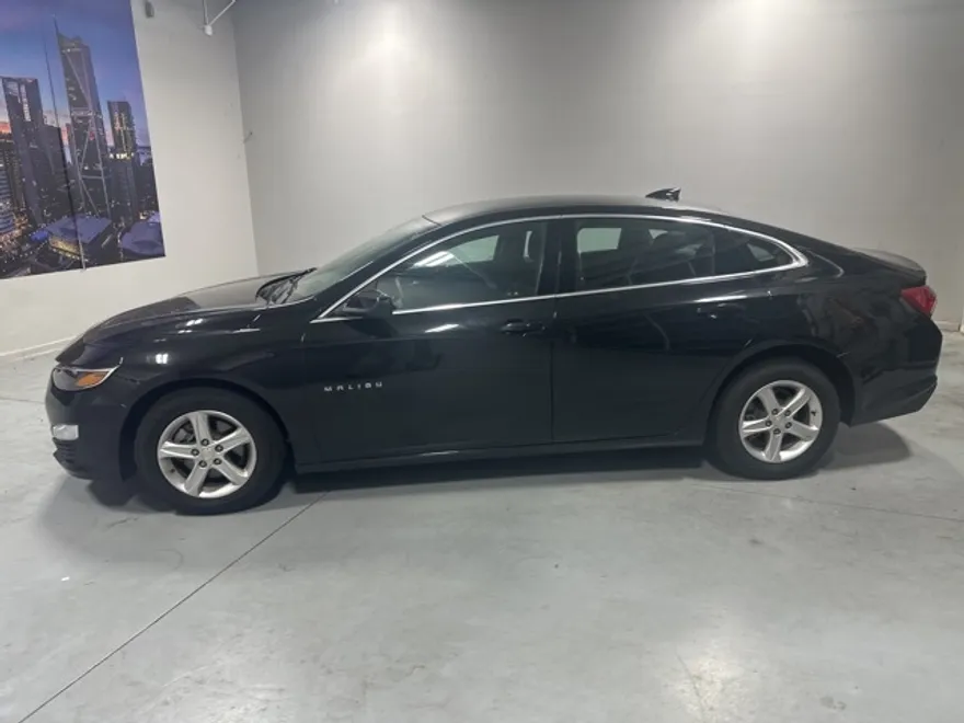 2022 Chevrolet Malibu 1LT photo 1