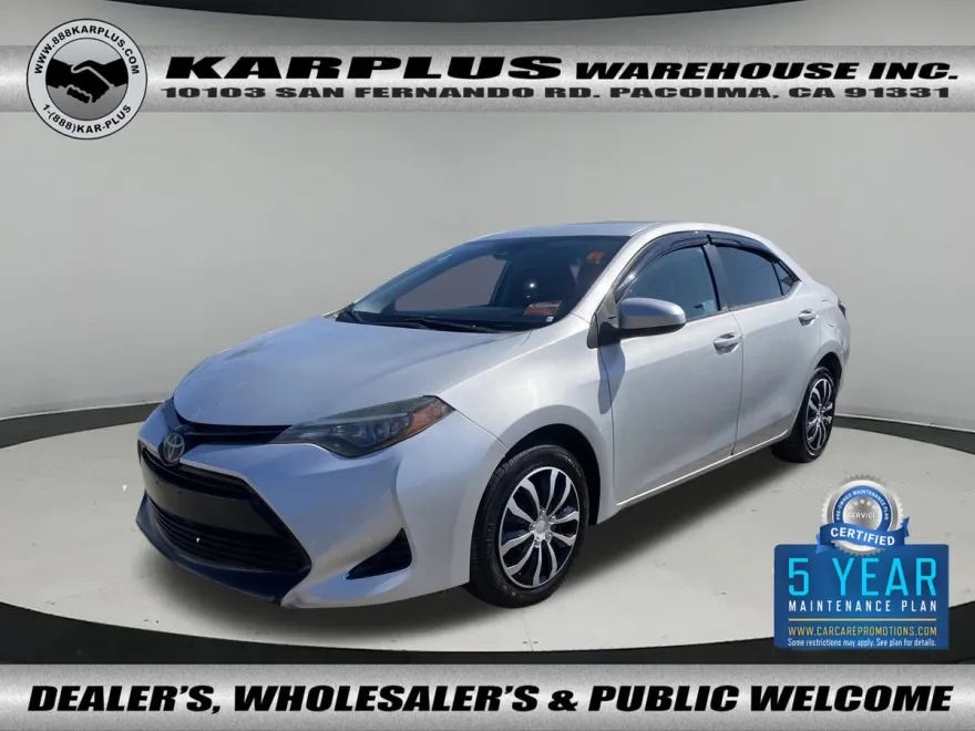 2017 Toyota Corolla LE photo 1