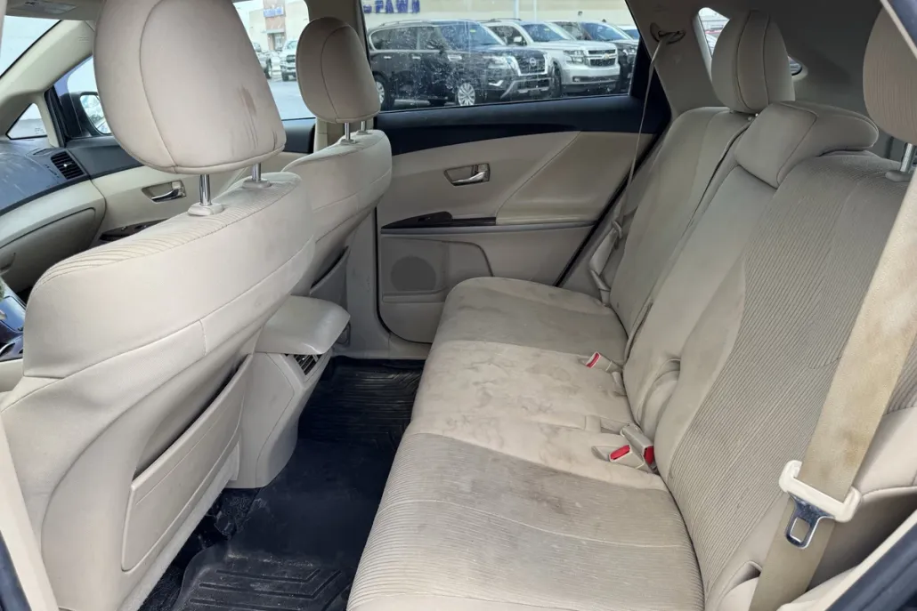 2013 Toyota Venza LE photo 1