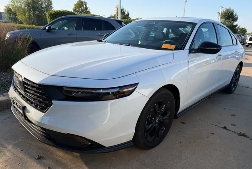2025 Honda Accord SE photo 1