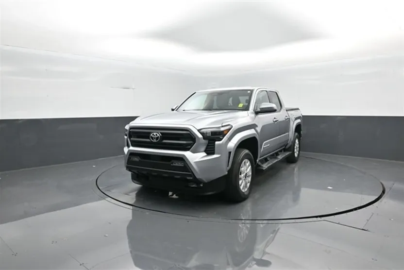 2025 Toyota Tacoma SR5 photo 1