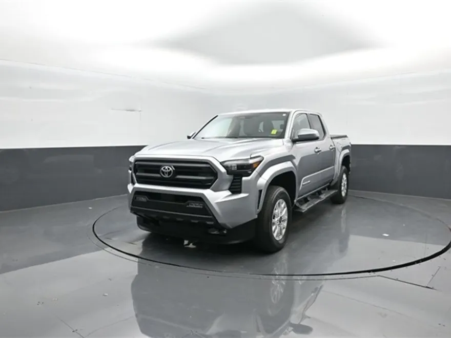 2025 Toyota Tacoma SR5 photo 1