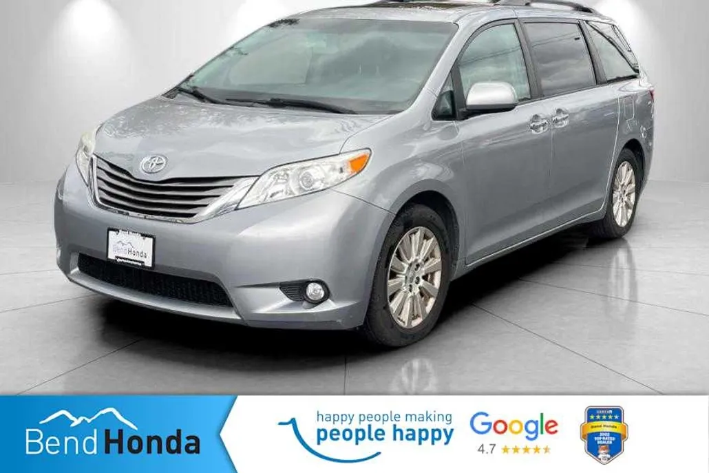 2015 Toyota Sienna XLE photo 1