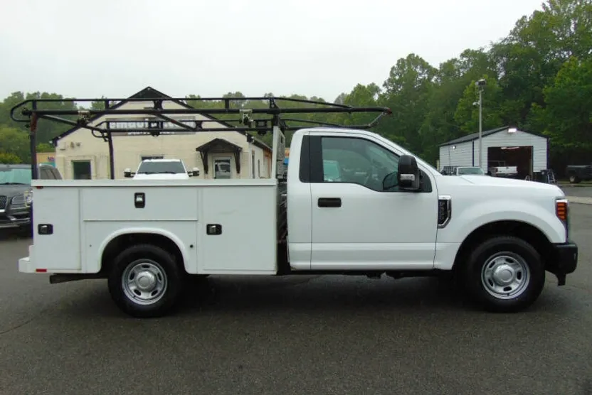 2018 Ford F-350 XL photo 1