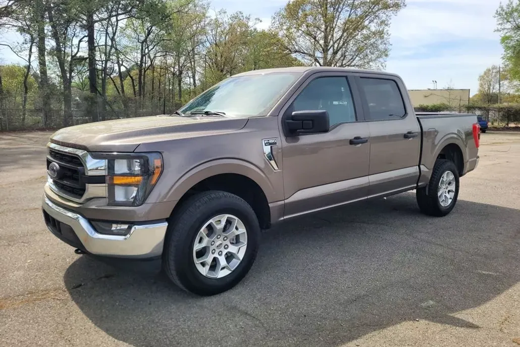 2023 Ford F-150 XLT photo 1