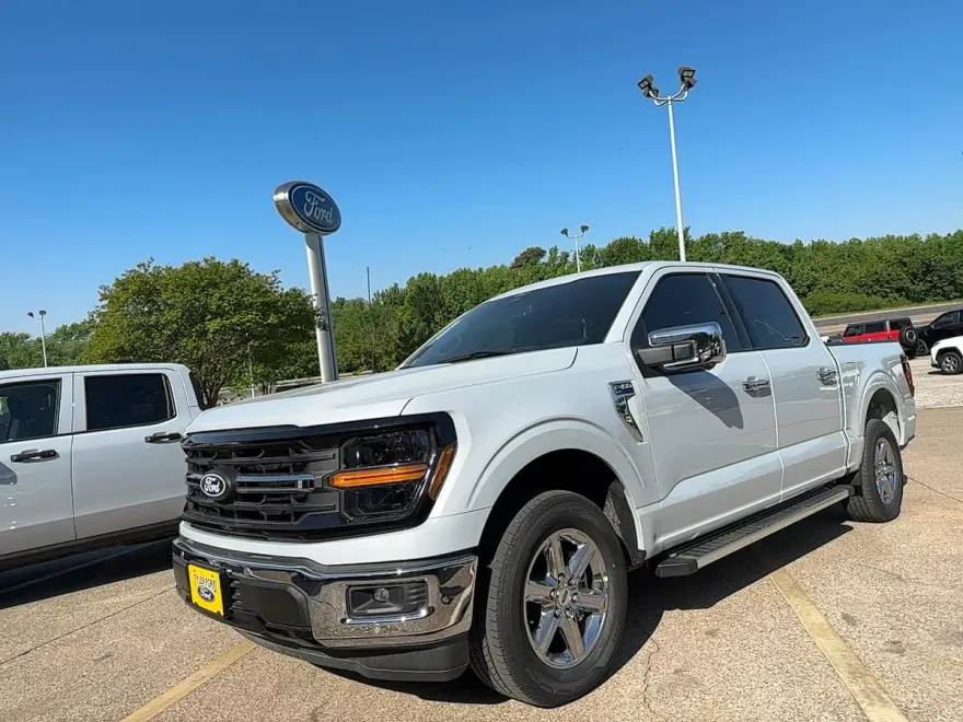 2025 Ford F-150 XLT photo 1