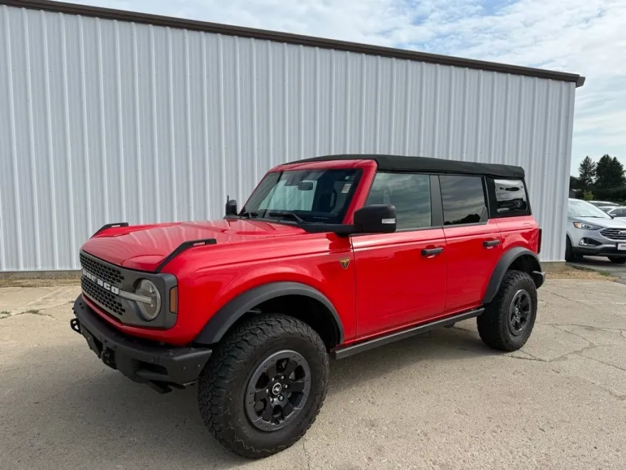 2022 Ford Bronco Badlands photo 1