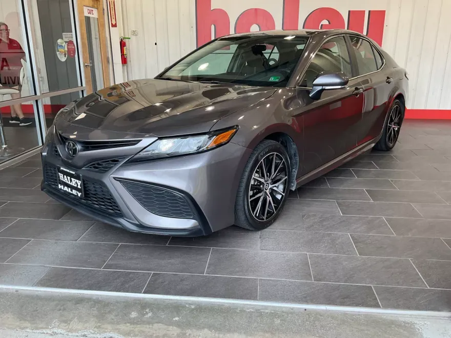 2024 Toyota Camry SE photo 1