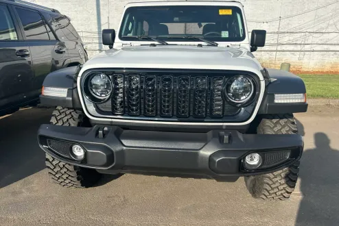 2024 Jeep Wrangler Willys photo 2