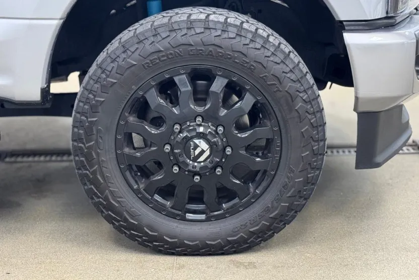 2021 Ford F-350 Lariat photo 1