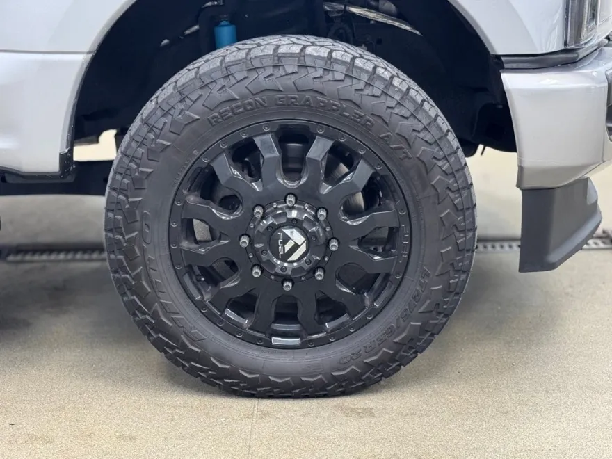 2021 Ford F-350 Lariat photo 1