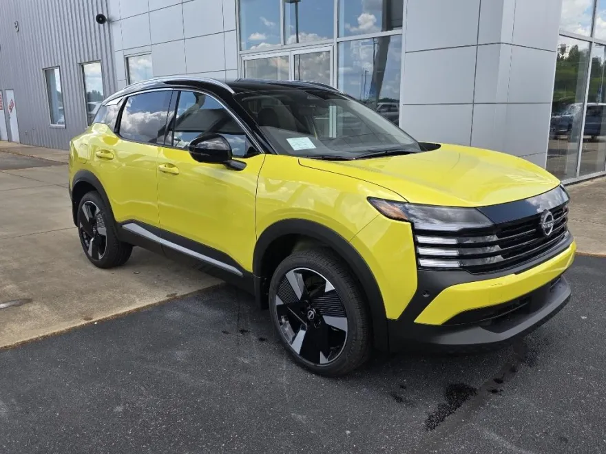 2025 Nissan Kicks SR photo 1