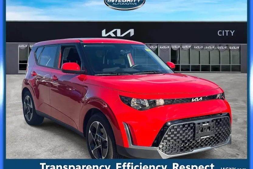 2023 Kia Soul EX photo 1