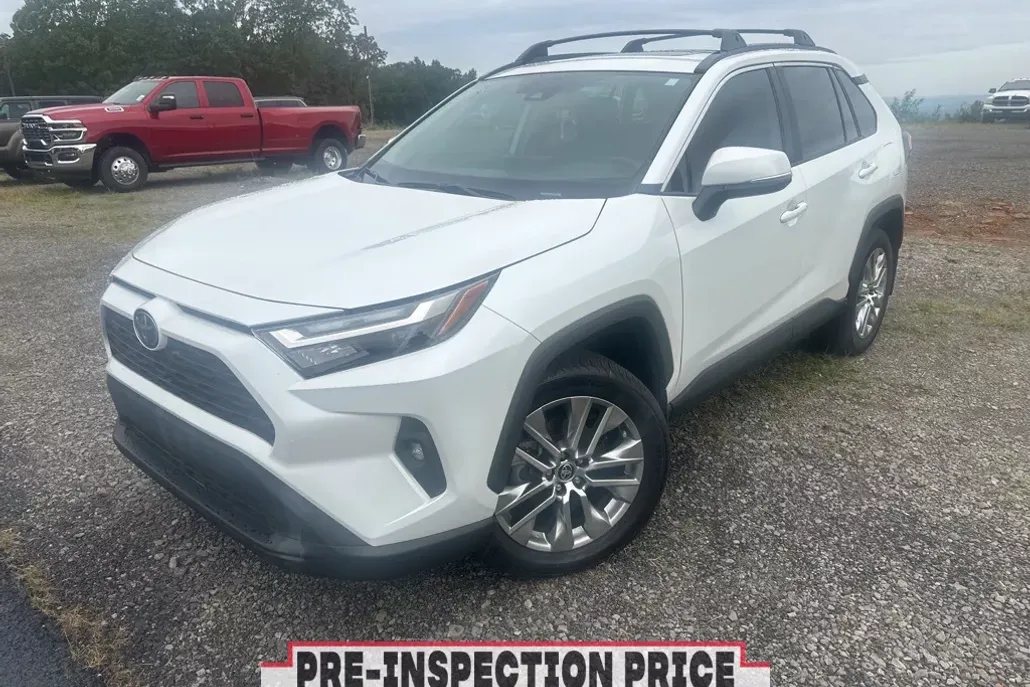 2024 Toyota RAV4 XLE Premium photo 1