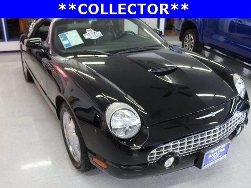 2002 Ford Thunderbird photo 1