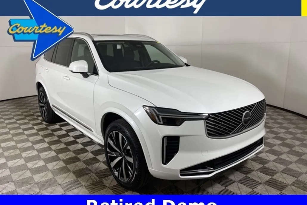 2025 Volvo XC90 B5 Core photo 1