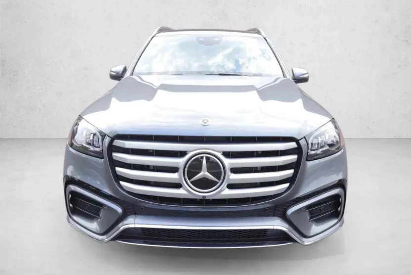 2025 Mercedes Benz GLS 580 4MATIC photo 1