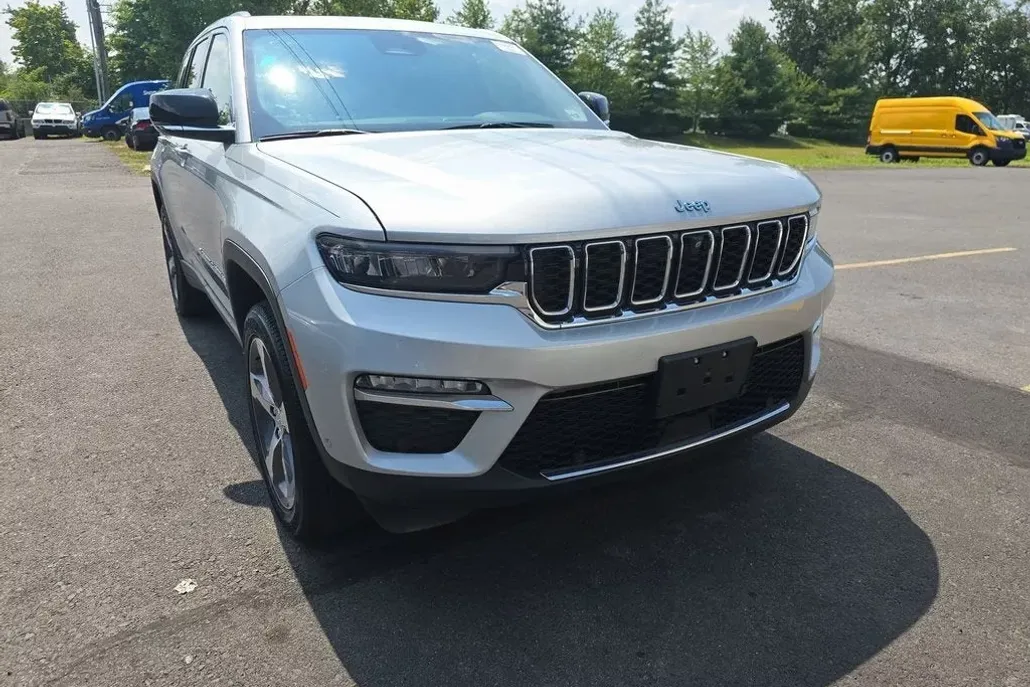 2023 Jeep Grand Cherokee 4xe photo 1