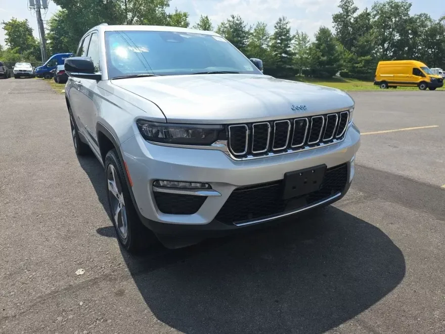2023 Jeep Grand Cherokee 4xe photo 1