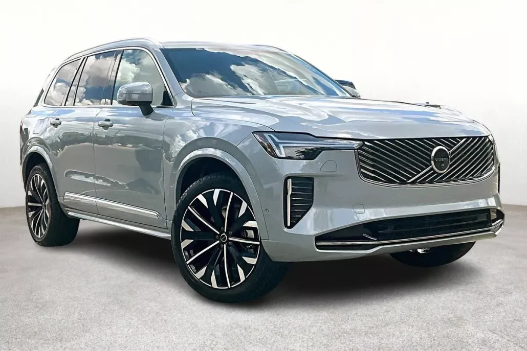 2026 Volvo XC90 Plus photo 1