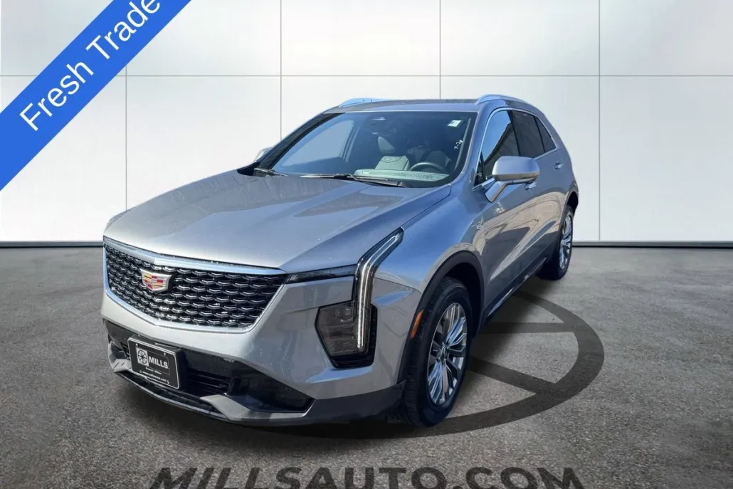 2025 Cadillac XT4 Premium Luxury photo 1