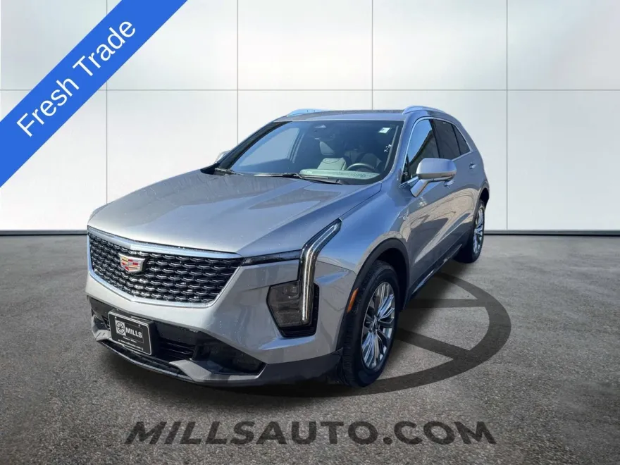 2025 Cadillac XT4 Premium Luxury photo 1