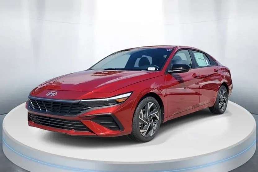 2025 Hyundai Elantra SEL Sport photo 1