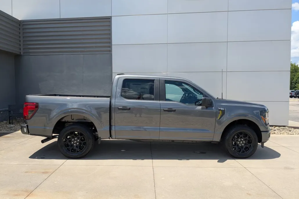 2025 Ford F-150 STX photo 1